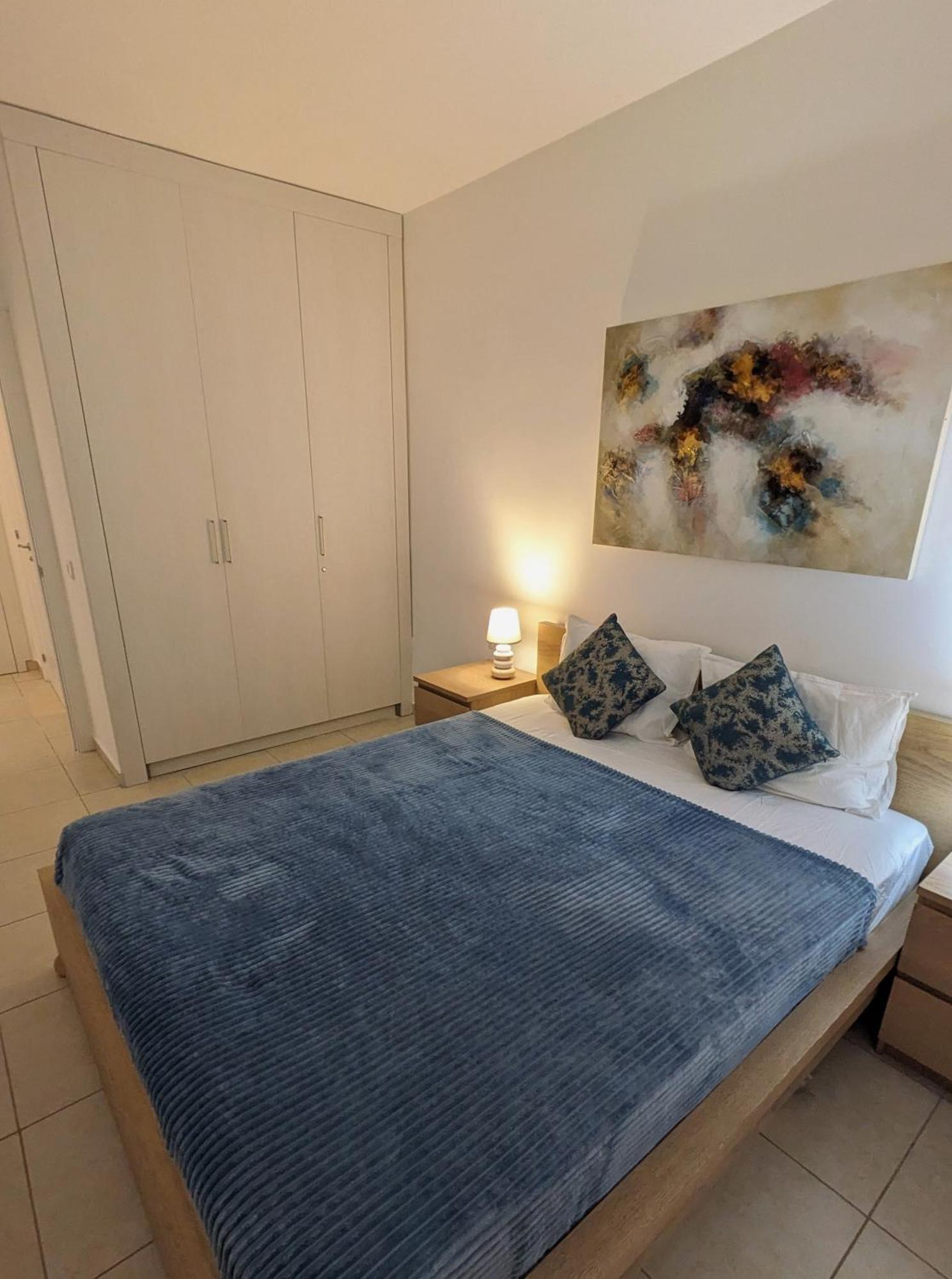 Apartment Newly Renovated Modern In Orlando Complex, *