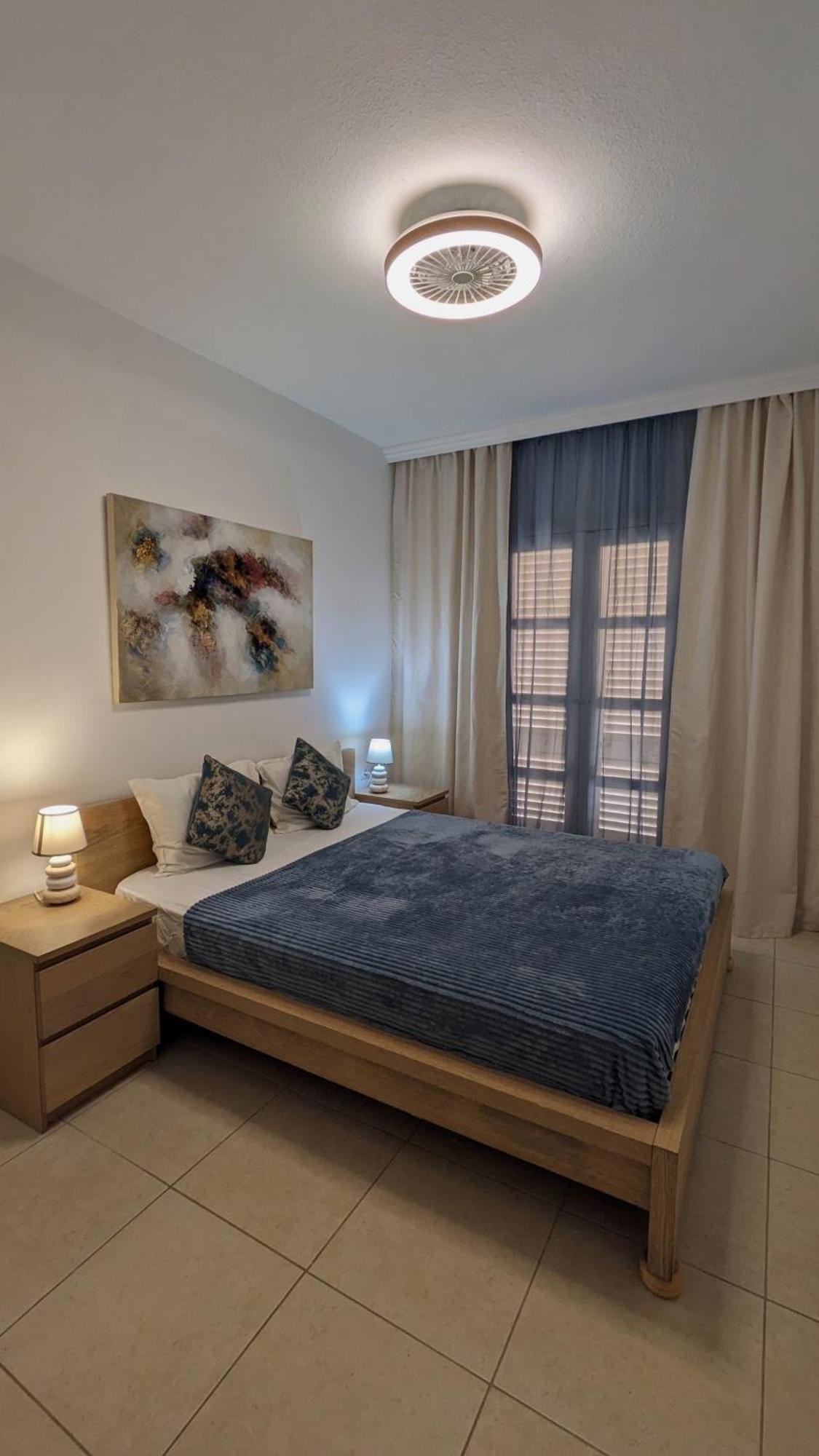 Apartment Newly Renovated Modern In Orlando Complex, *